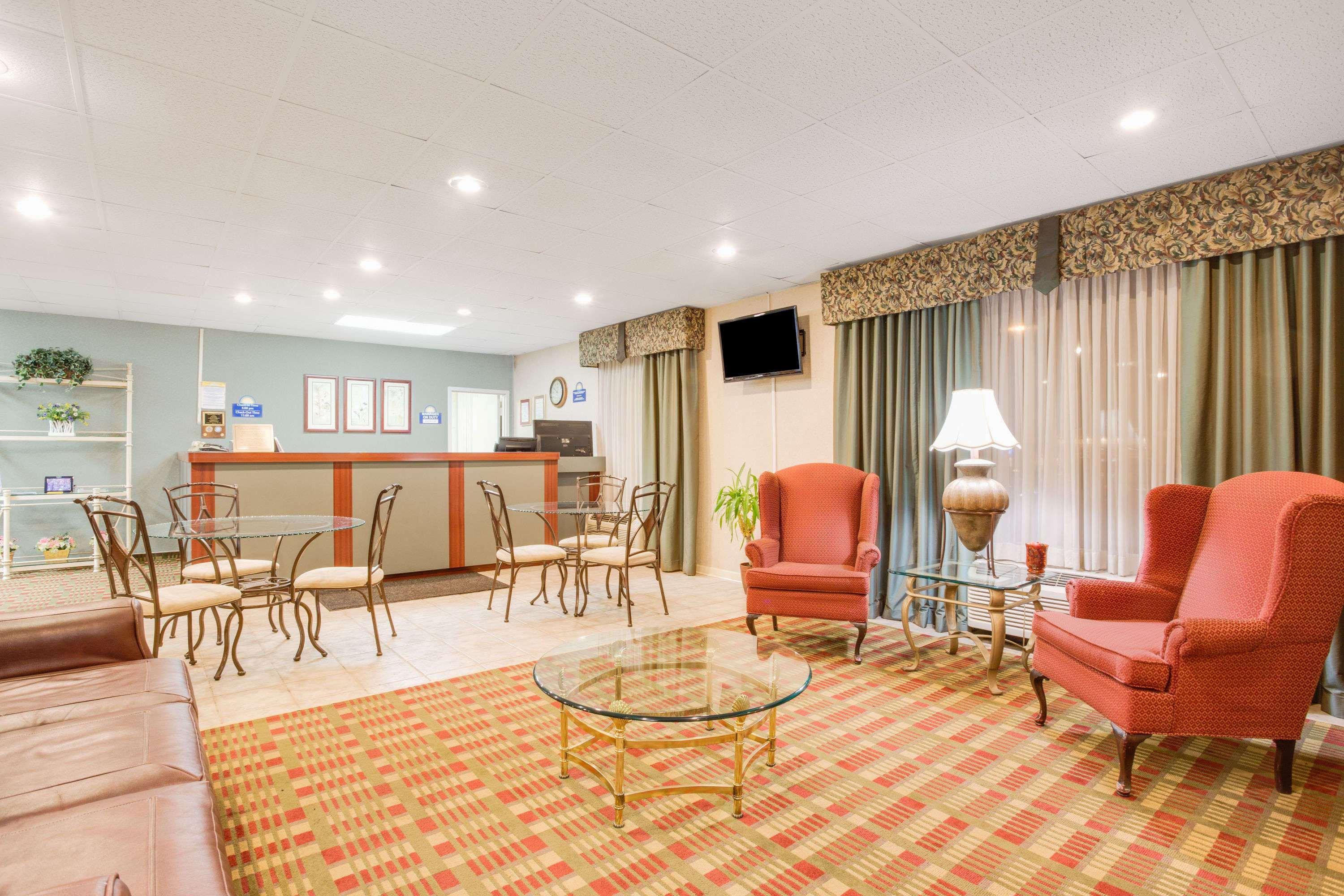 Days Inn By Wyndham Cambridge Luaran gambar