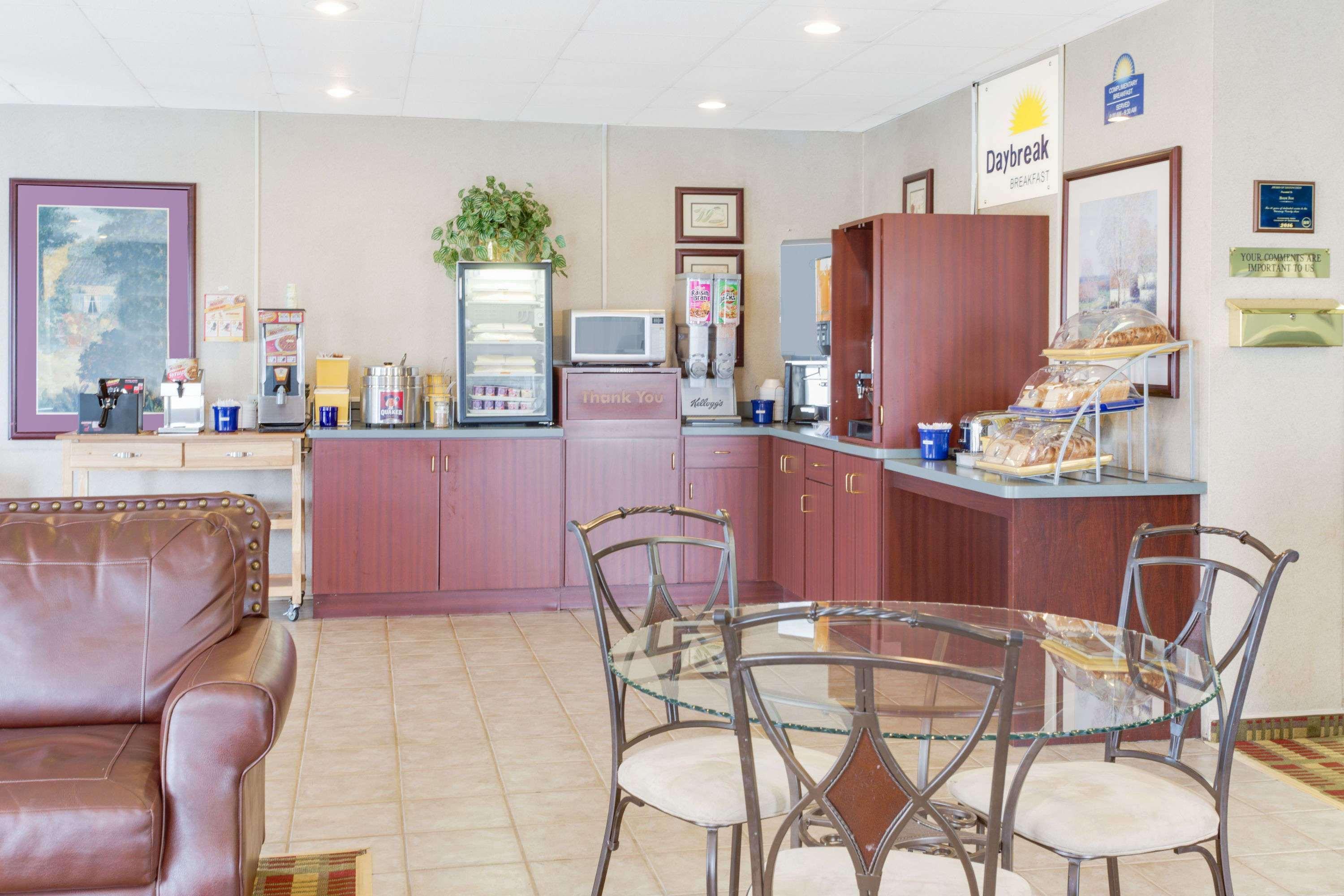 Days Inn By Wyndham Cambridge Luaran gambar