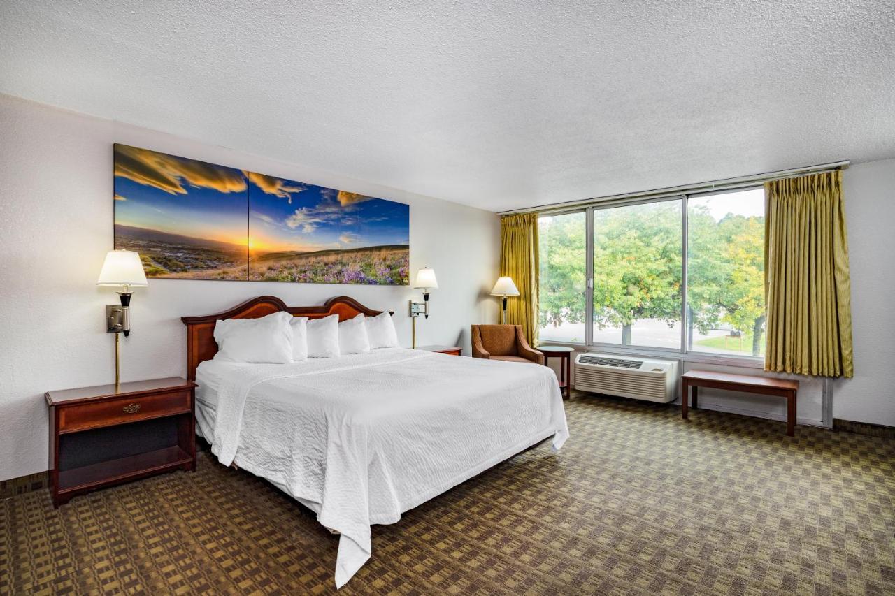 Days Inn By Wyndham Cambridge Luaran gambar
